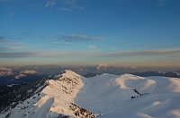 07 Le montagne lontane cominciano a colorarsi di rosso